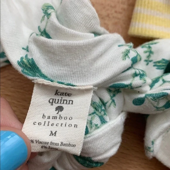 Adorable Bundle of Kate Quinn Size M Bows (x4) - Picture 3 of 5